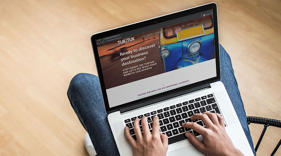 website-user-engaging-in-website-chat Website user engaging in website chat